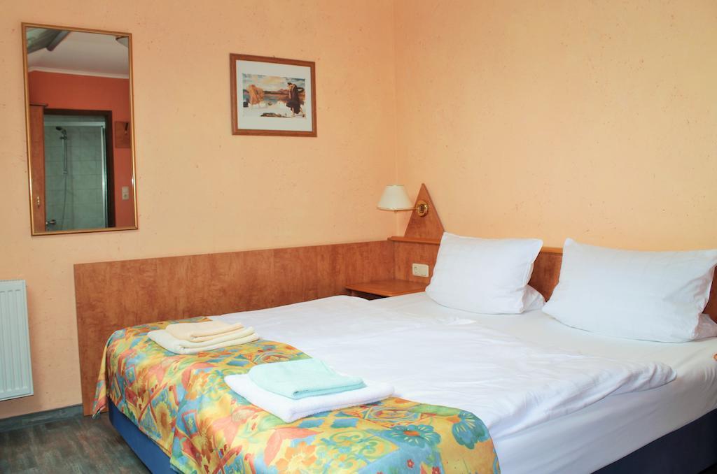 Garni Zum Adler Hotell Gensingen Rom bilde