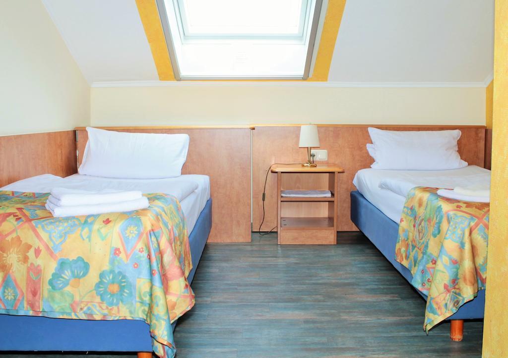 Garni Zum Adler Hotell Gensingen Rom bilde