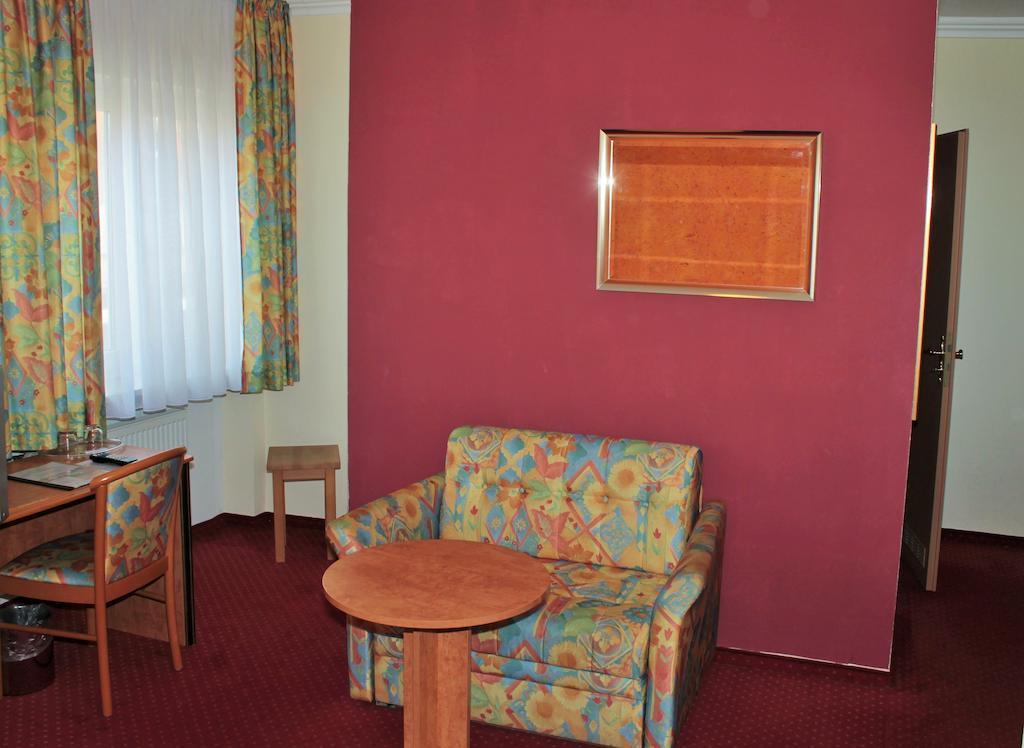 Garni Zum Adler Hotell Gensingen Rom bilde
