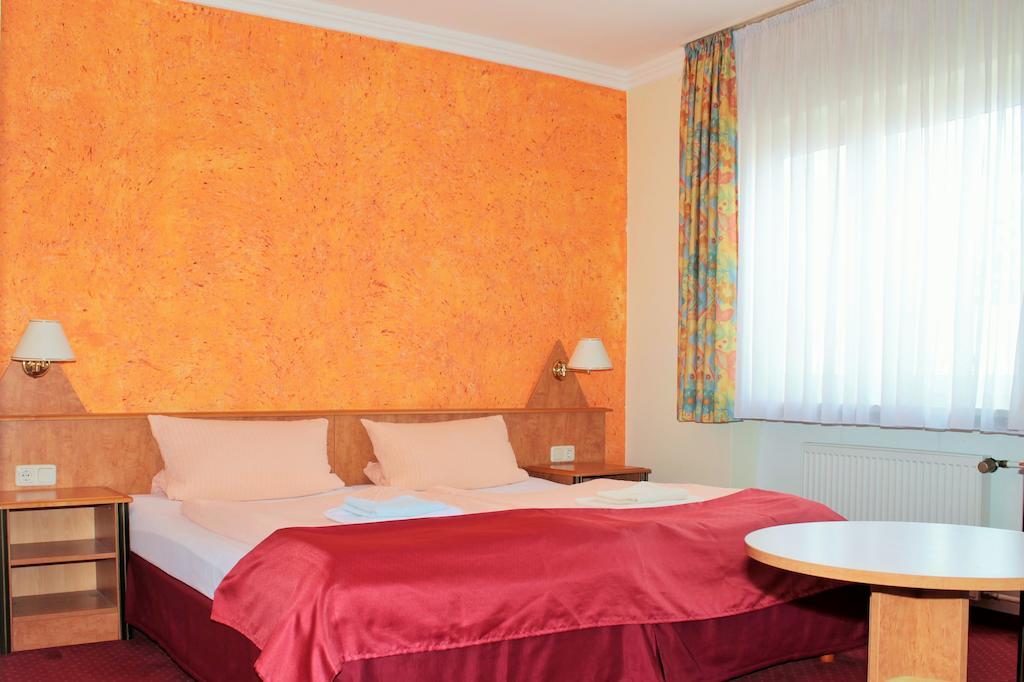 Garni Zum Adler Hotell Gensingen Rom bilde