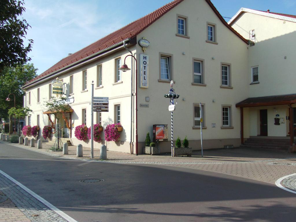 Garni Zum Adler Hotell Gensingen Eksteriør bilde
